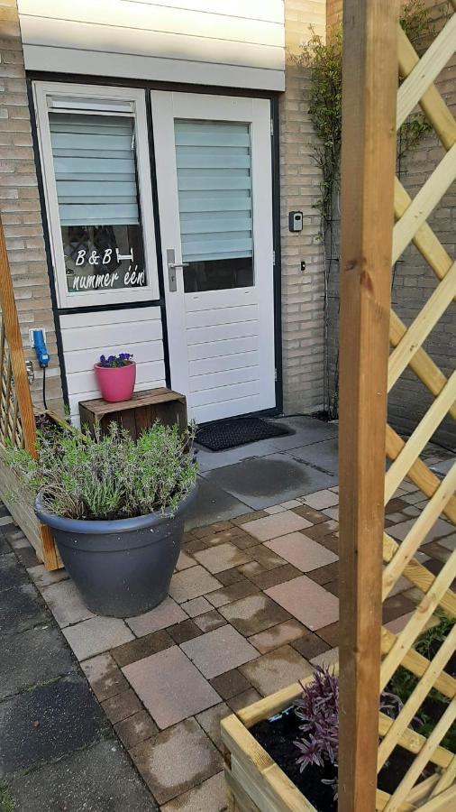 Gastenverblijf Nummer 1 Sommelsdijk Exterior foto